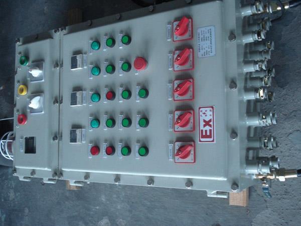 控制箱主要采用激光切割对金属板材进行加工成型